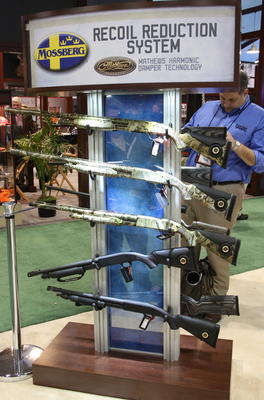 Mossberg 20% Recoil Reduction Technology - SHOT Show 2013 Mossberg 20% Recoil Reduction Technology - SHOT Show 2013