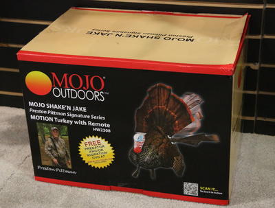 Mojo Outdoors Motorized Turkey Decoy - Shake'n Jake - SHOT Show 2013 Mojo Outdoors Motorized Turkey Decoy - Shake'n Jake - SHOT Show 2013