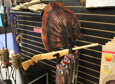 Mojo Outdoors Motorized Turkey Decoy - Shake'n Jake - SHOT Show 2013 Mojo Outdoors Motorized Turkey Decoy - Shake'n Jake - SHOT Show 2013