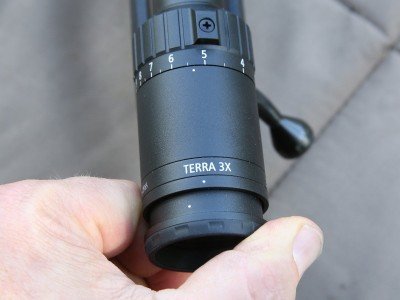The Zeiss scope is called a Terra 3X. 