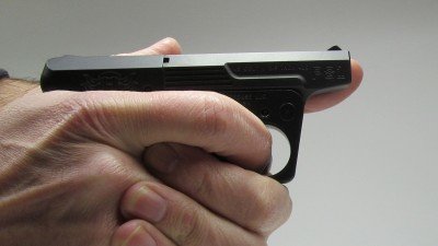 The PS1 has a very short overall length and thumbs-forward shooters will want to adopt a revolver grip to avoid potential injury to their support hand thumb.