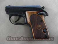 Beretta 3032 Tomcat Che Chen Wood Grips 32 ACP  **NEW**  Beretta Pistols > Small Caliber Tip Out