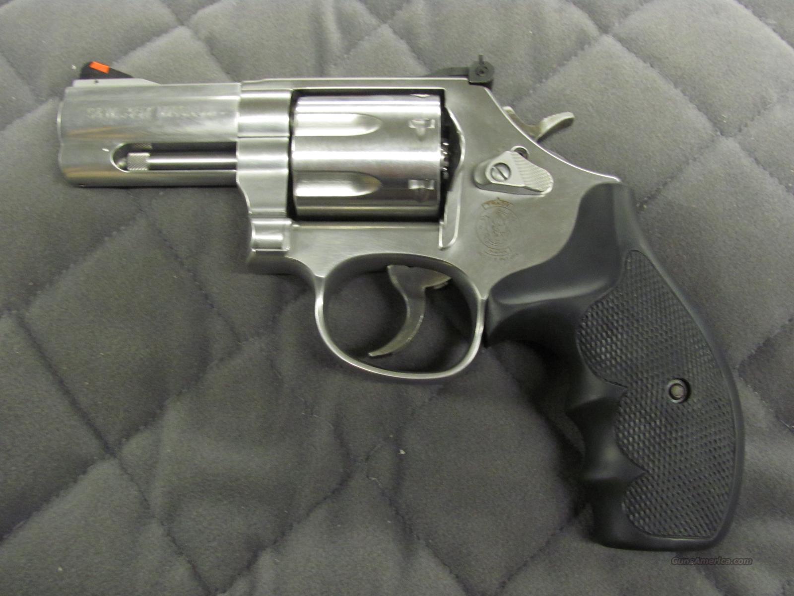Smith & Wesson Model 686 Plus 3 inch 7 shot