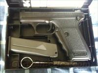 H&K P7M13  Heckler & Koch Pistols > SteelFrame