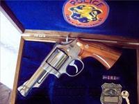 Smith & Wesson M66-2 Nassau County Police Commemorate  Guns > Pistols > Smith & Wesson Revolvers > Full Frame Revolver
