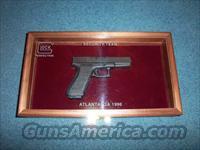 Hand Gun  Glock Pistols > 17