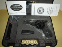 Taurus PT840 Black .40SW Pistol 15RD  Taurus Pistols/Revolvers > Pistols > Polymer Frame