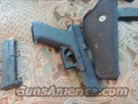 Glock 17 with Clip  Glock Pistols > 17