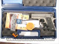 Colt Defender .45acp New in the box Model 07000D  Colt Automatic Pistols (1911 & Var)