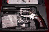 RUGER NEW MODEL BLACKHAWK .327FED. MAG 5.5" STAINLESS LIKE NEW (KBN-3275)   Ruger Single Action Revolvers > Blackhawk Type