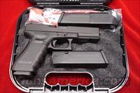 GLOCK NEW MODEL 22 GENERATION 4 .40CAL. WITH 3 HIGH CAPACITY MAGAZINES NEW   Glock Pistols > 22