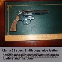Llama Revolver 38 spl.  Llama Pistols