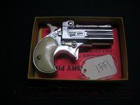 Davis 22 Magnum Derringer New in Box  Davis Pistols/Derringers > Derringers