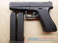 Used Glock 22 Gen-2 .40 Caliber Pistol with 2 Mags, New Standard Sights
