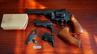 Dan Wesson Model 15 357 Magnum Three Barrel Cased Set New with Papers