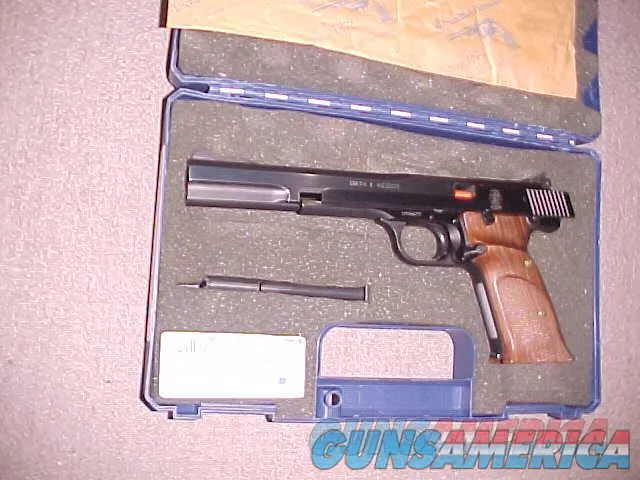 SMITH & WESSON 41 BLUE 7" BOXED