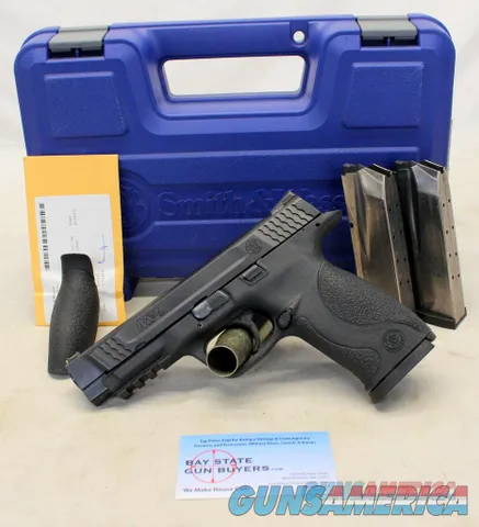 Smith & Wesson M&P 45 semi-automatic pistol 45ACP FULL SIZE w Case
