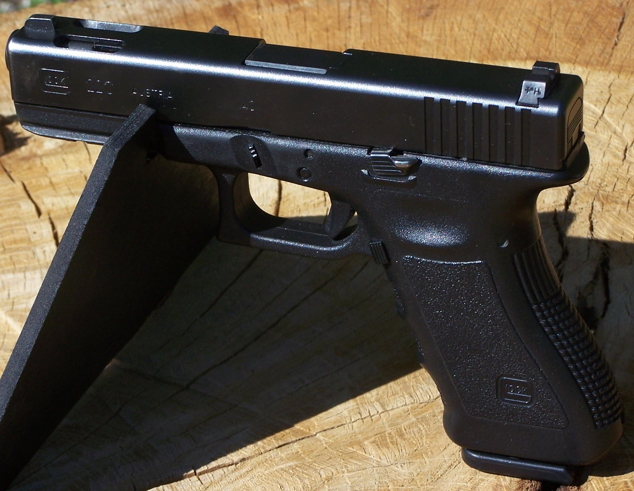 Glock 22C, 40 Caliber, 15 shot, Com... for sale at