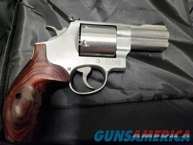 Smith and Wesson 629-5 in .44 mag with 3 inch barrel, full underlug, and unfluted cylinder 
