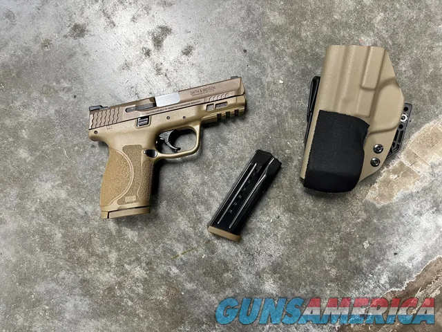 USED Smith & Wesson M&P9 2.0 Compact