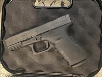GLOCK 19 G3 9mm 2-15RD MAGS. CA Compliant 