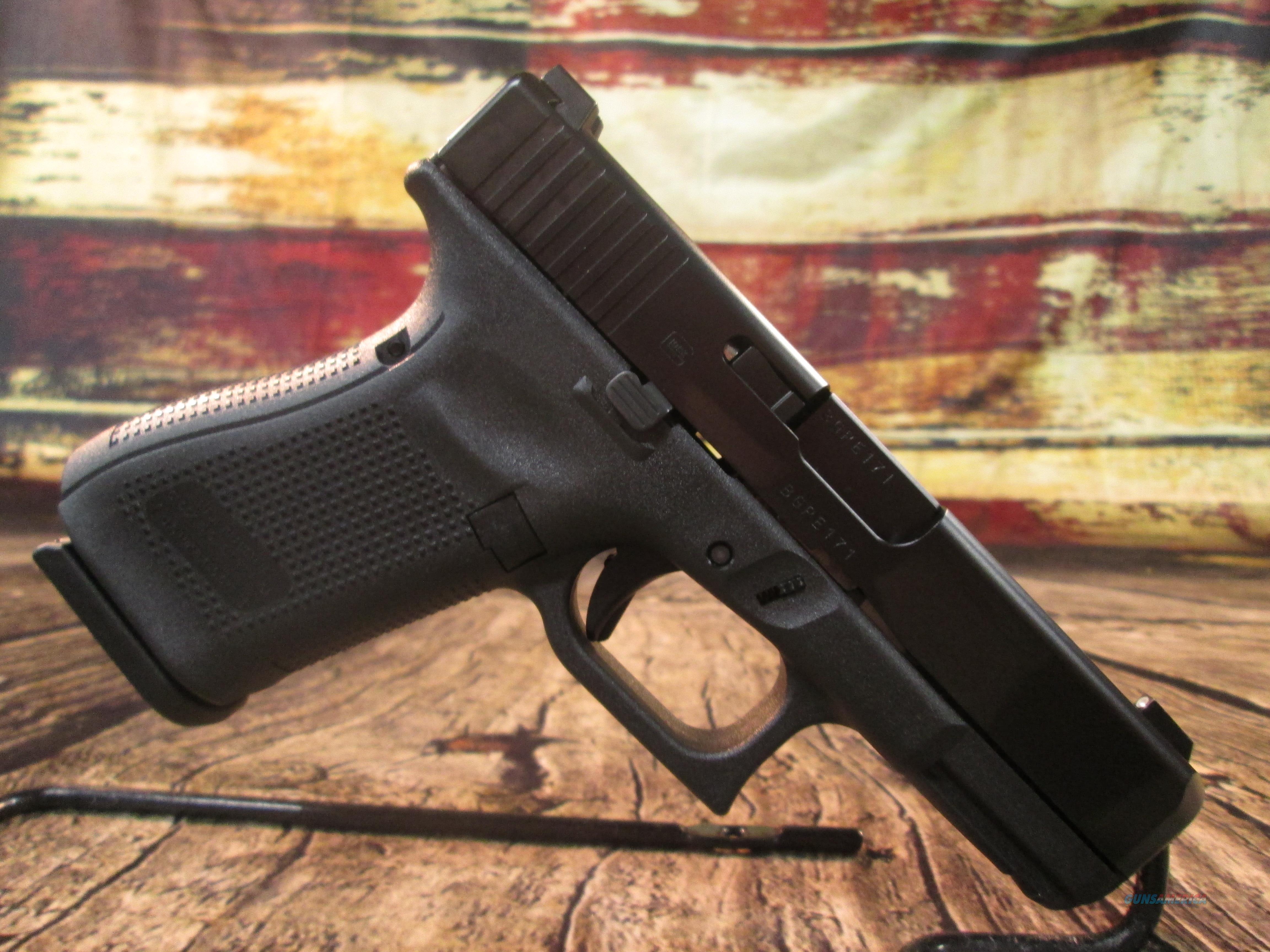GLOCK MODEL 17 GEN 5 W/NIGHT SIGHTS... for sale at