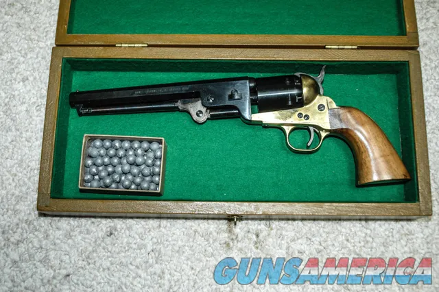 Hawes Navy Model .36 Caliber with wooden box