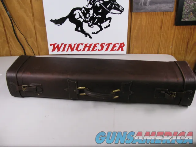 7911 Leather shotgun case. Really nice leather shotgun case. Can open case 