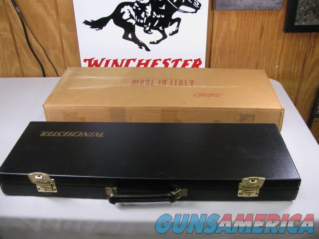 7956  Winchester Shotgun case with red interior, Has a key and Original Box