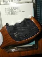PACHMAYRS AMERICAN LEGEND S&W K & L FRAME ROUND BUTT  SELECT WALNUT & FINGER GROVE RUBBER GRIP NEW IN BOX $ 26 