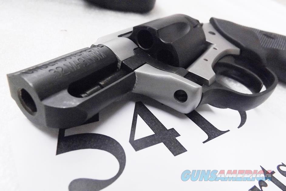 Charter Arms Undercoverette 32 With Wood Grips Charter Arms Undercoverette 32 With Wood Grips