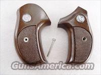 Grips S&W J Round Combat Sile Walnut Banana 1980s Production As New Smith & Wesson J Frame Round Butt Models 34 36 37 38 40 42 637 638 640 642 317 651
