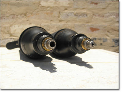 The air valve in the Condor air reservoir (left) is considerably bigger than the Talon valve (right) to provide greater power and higher muzzle velocity : The air valve in the Condor air reservoir (left) is considerably bigger than the Talon valve (right) to provide greater power and higher muzzle velocity