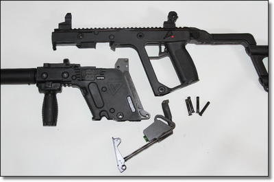 The recoil assembly of the Gen 4 guns (left) is much larger than the earlier Gen 3 recoil assembly (right). I believe this is the single most significant improvement in the Gen 4 design. The recoil assembly of the Gen 4 guns (left) is much larger than the earlier Gen 3 recoil assembly (right). I believe this is the single most significant improvement in the Gen 4 design.