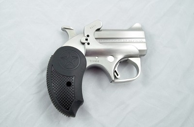 The extended rubber grip with the .357 magnum barrel.