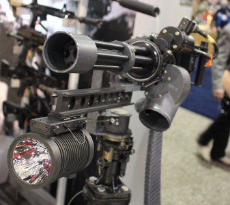 Light Up Your World with the New Surefire Lights—SHOT Show 2014 surefire01
