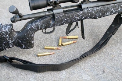 If need be the floor plate can be released to empty the magazine in order to clear the rifle.