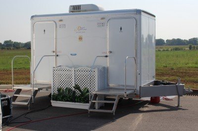 Even the porta-john. This thing has its own planter. Beretta still has a ways to go if they want to fit in in the south. We don't air-condition portable toilets, not even for politicians. 