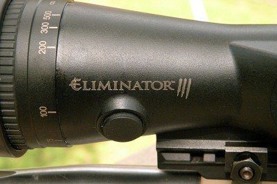 A button on either side of the forward bell is used to turn the scope on and for ranging. It’s used in conjunction with the programming buttons to enter the programming mode.