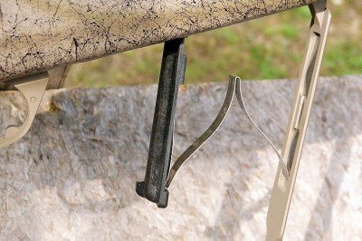 Unloading the magazine couldn’t be easier. Simply press the button in the forward trigger guard.