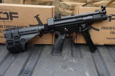 The brace attaches to extension tubes. Here, without them, LOP is much shorter. 