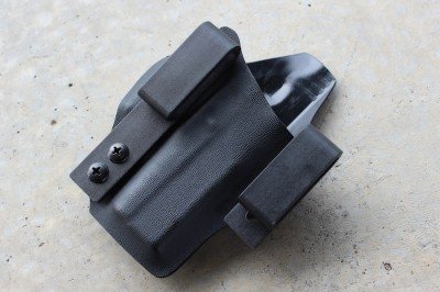 The sweat shield on the back keeps the frame off of bare skin.