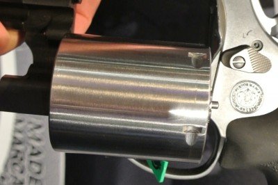 Smith's 460 Bone Collector Custom Shop Limited Edition - SHOT Show 2015 No flutes on this cylinder.