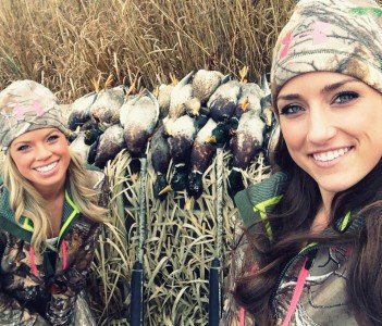 Avid hunters Taylor Altom and Kendall Jones. (Photo: Facebook)