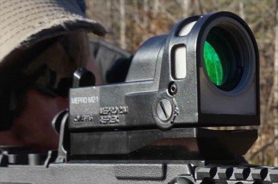 Israel Defense Forces IWI Tavor Review The XXX on top. It is a large sight, but incredibly easy to use.