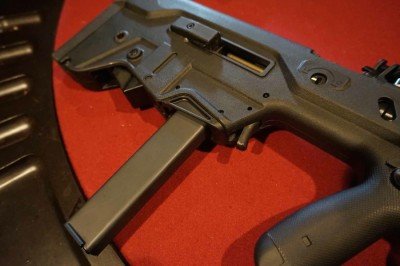 Israel Defense Forces IWI Tavor Review The new mag, and a new shell deflector.