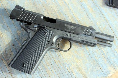 The Para has a nice ramped barrel with a full profile.