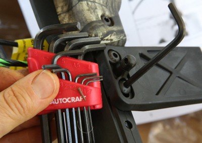 The crossbow comes with the Allen wrenches you need for assembly, but the quiver does not. 