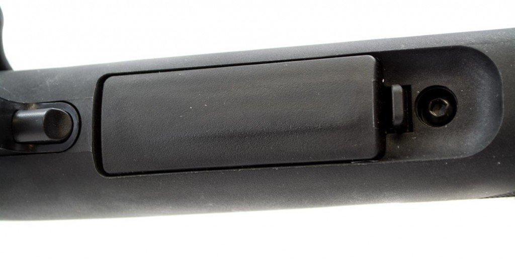 This model features a 3-round box magazine.