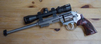 The Smith & Wesson 647 Varminter with a Bushnell Elite handgun scope. Note the rear site has been removed to allow space for the optic.